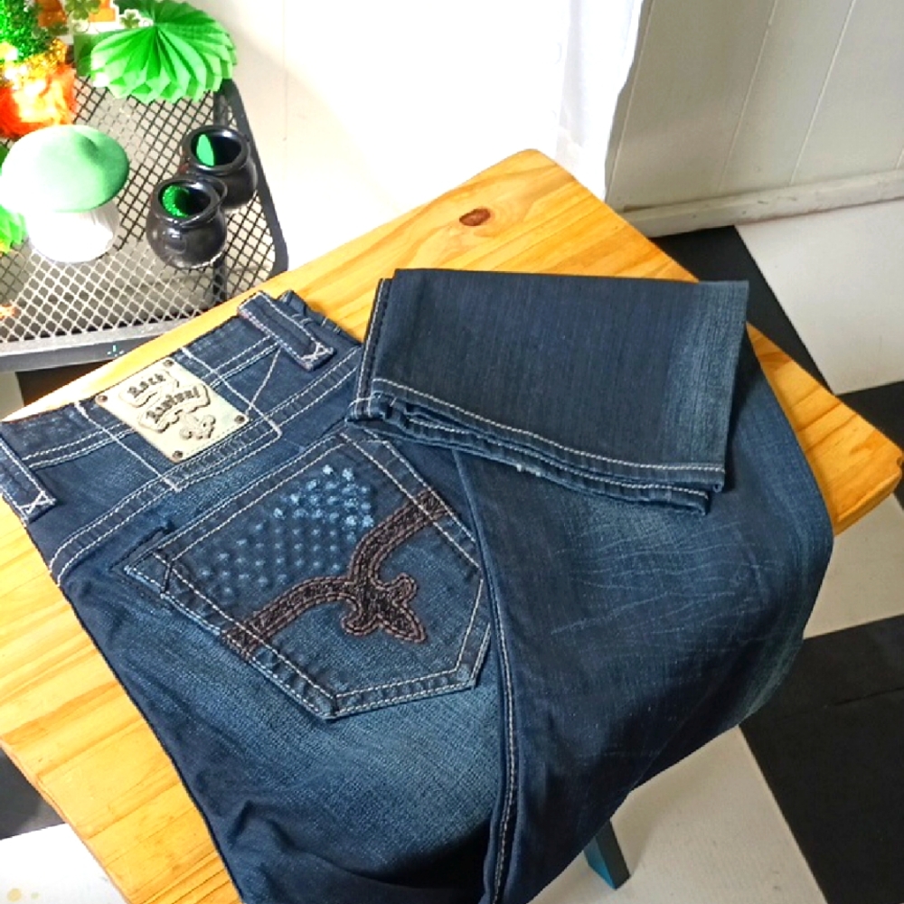 1️⃣5️⃣3️⃣Men's Rock Revival Jeans 👖